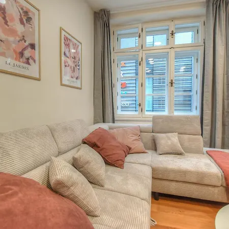 Se 2 Loznicemi Apartman Alamóc